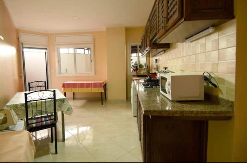 Appartement Elegant Et Climatise Au Centre Avec Terrasse - Proche Plage Et Attractions ! Tanger Eksteriør billede