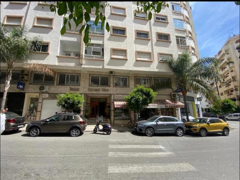 Appartement Elegant Et Climatise Au Centre Avec Terrasse - Proche Plage Et Attractions ! Tanger Eksteriør billede