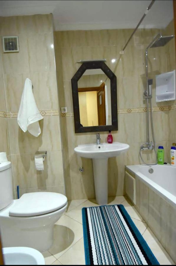 Appartement Elegant Et Climatise Au Centre Avec Terrasse - Proche Plage Et Attractions ! Tanger Eksteriør billede