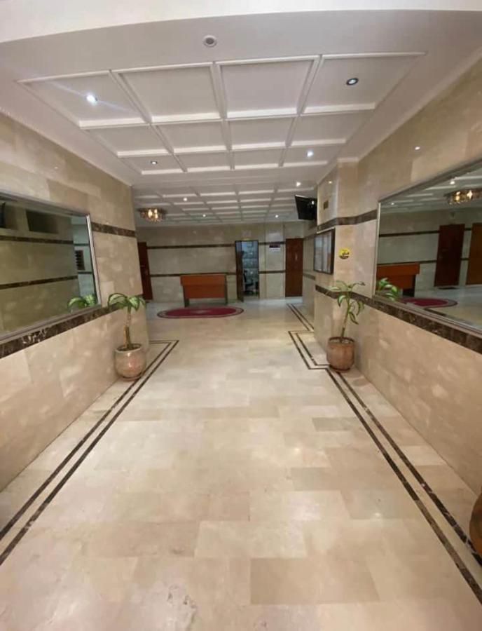 Appartement Elegant Et Climatise Au Centre Avec Terrasse - Proche Plage Et Attractions ! Tanger Eksteriør billede
